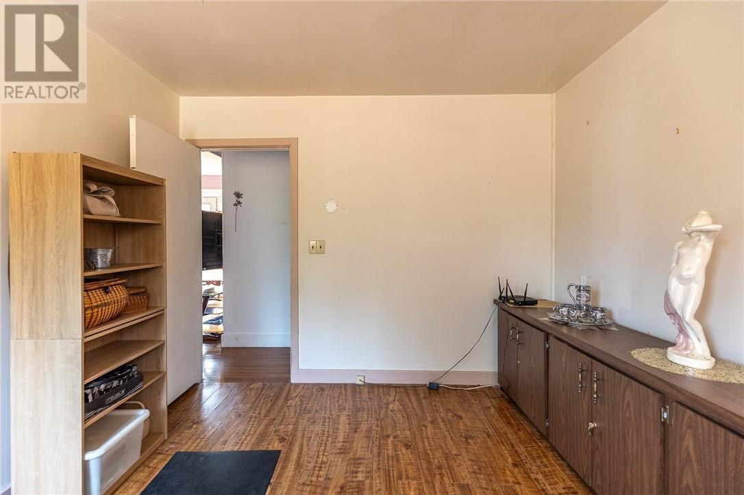 305 Lowe Street - 7