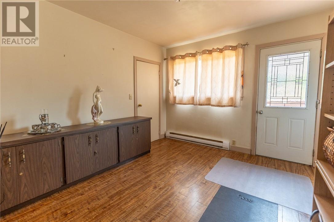 305 Lowe Street - 8