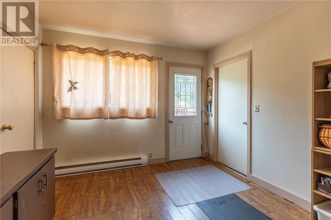305 Lowe Street - 9