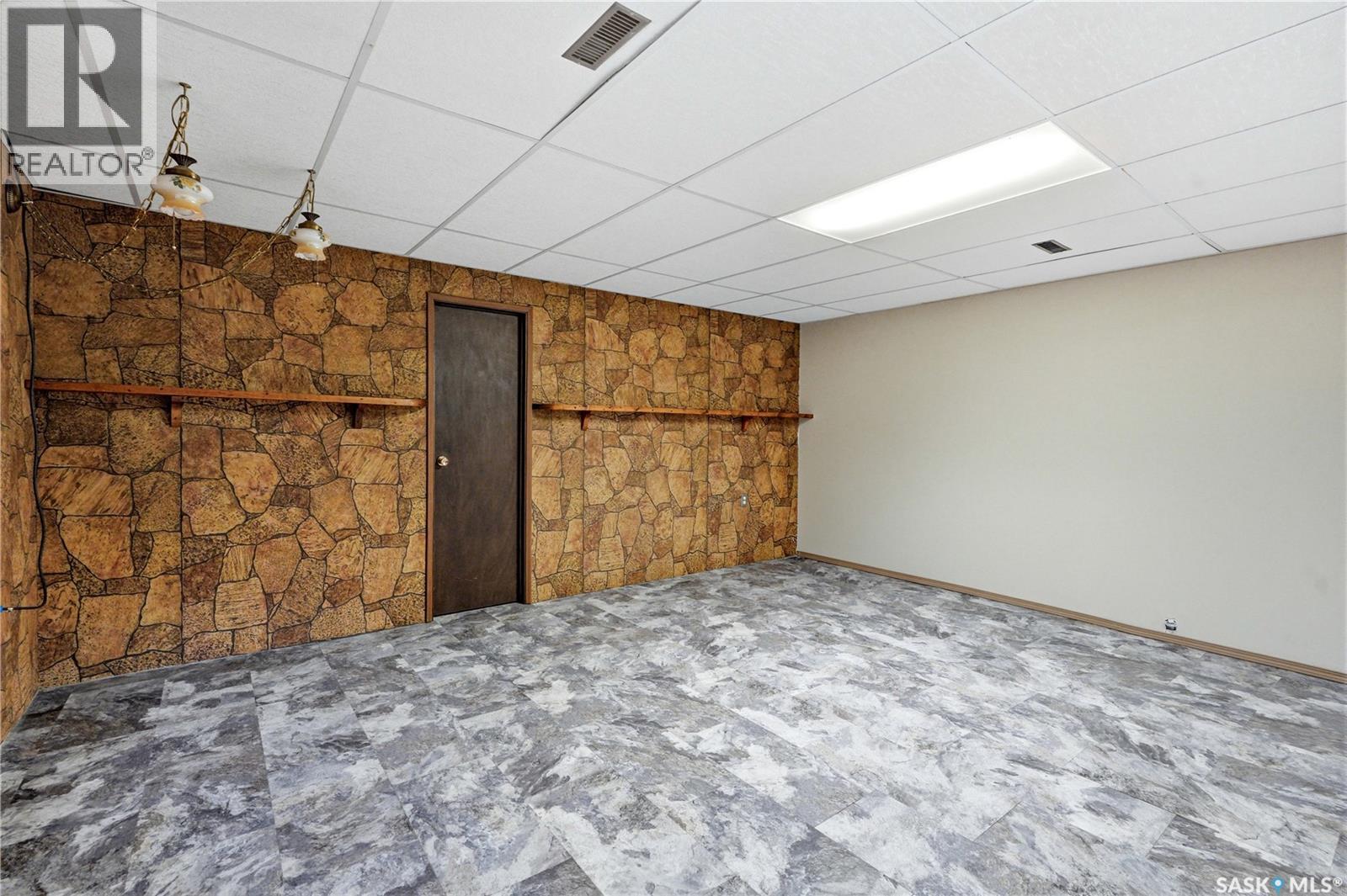 705 Main STREET - 35