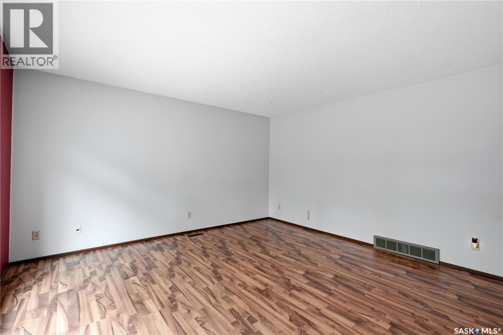 705 Main STREET - 5