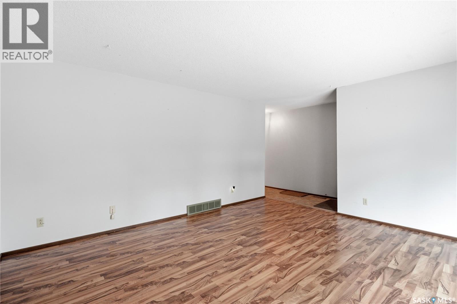 705 Main STREET - 6