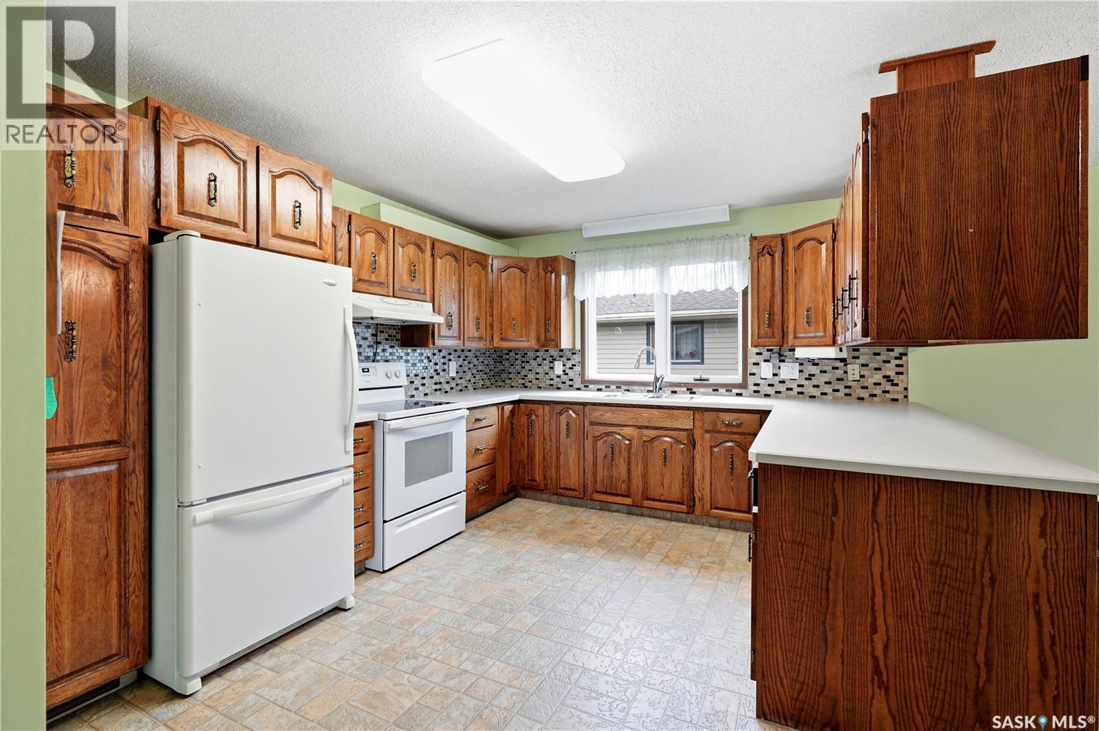 705 Main STREET - 8