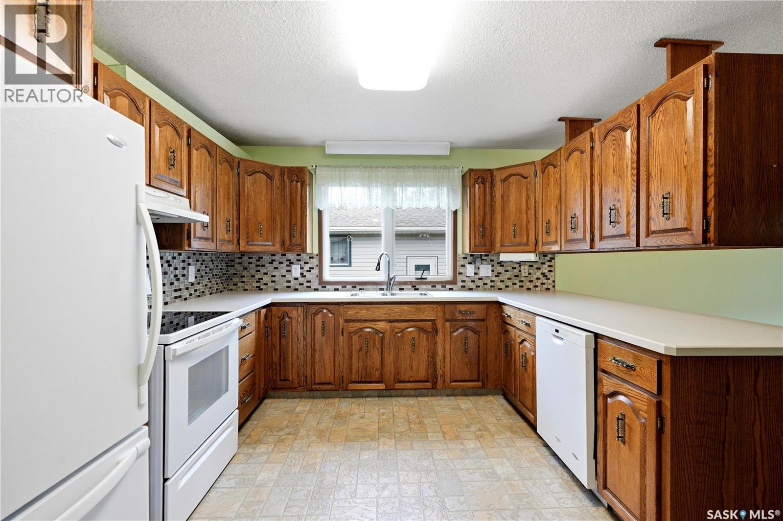 705 Main STREET - 9