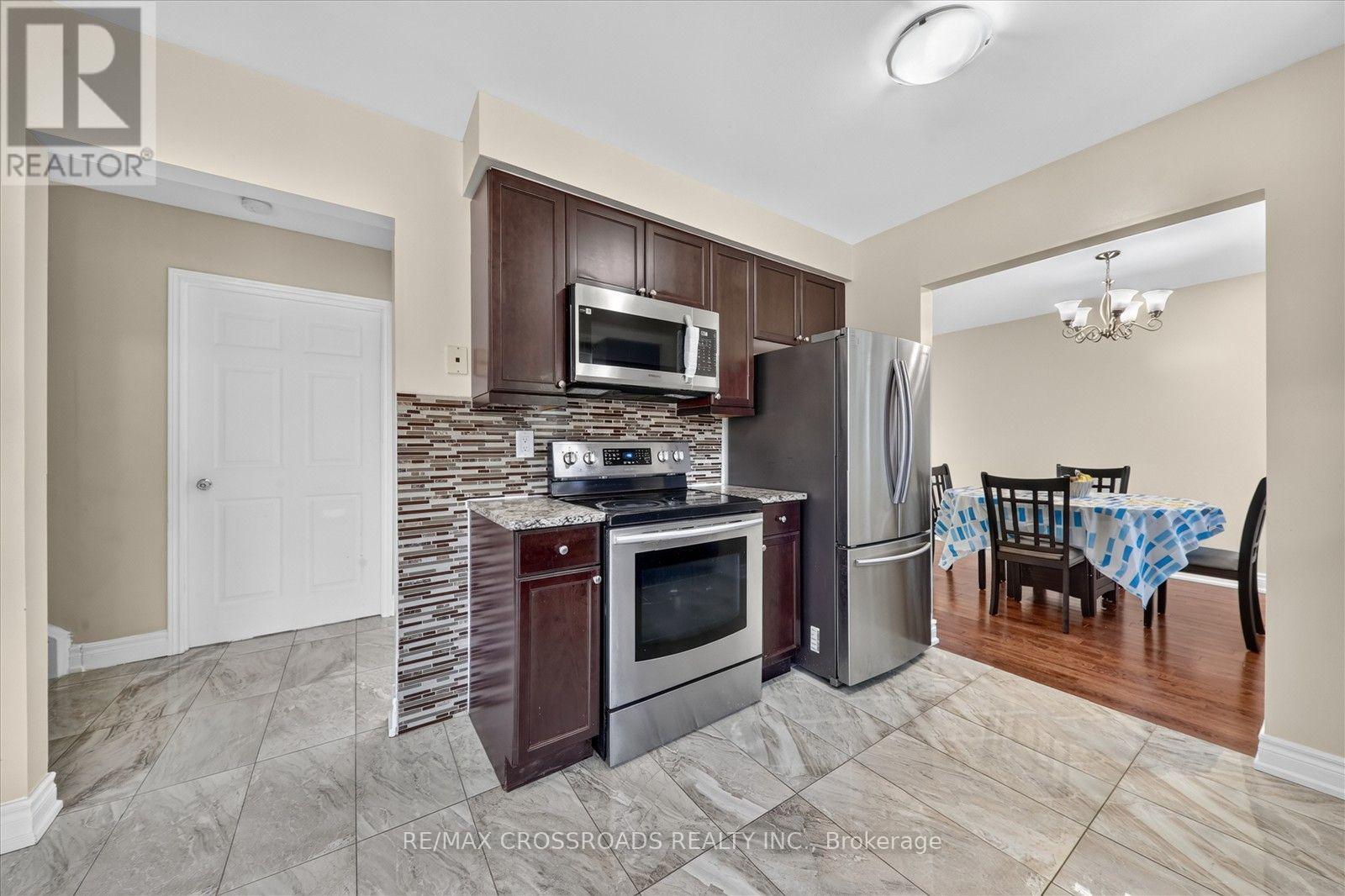 10 GILLBANK CRESCENT S - 20