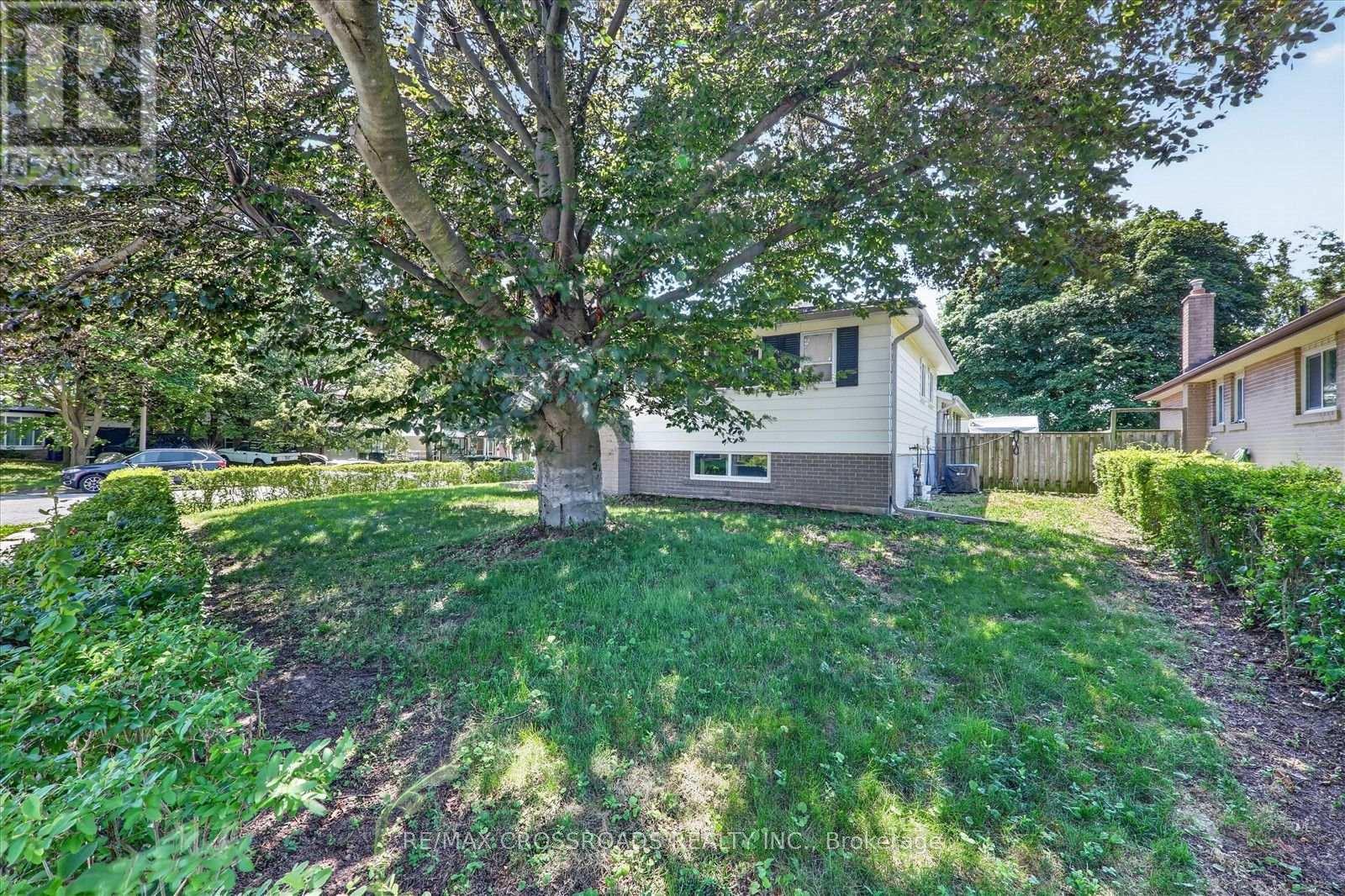 10 GILLBANK CRESCENT S - 4