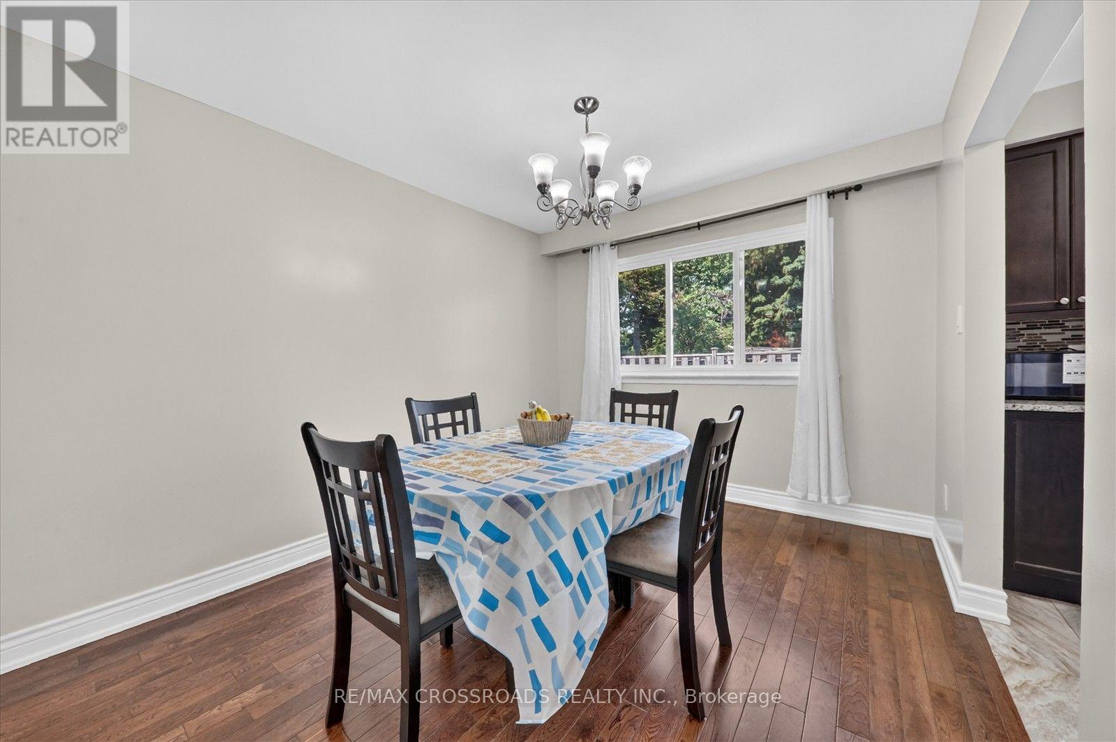 10 GILLBANK CRESCENT S - 17