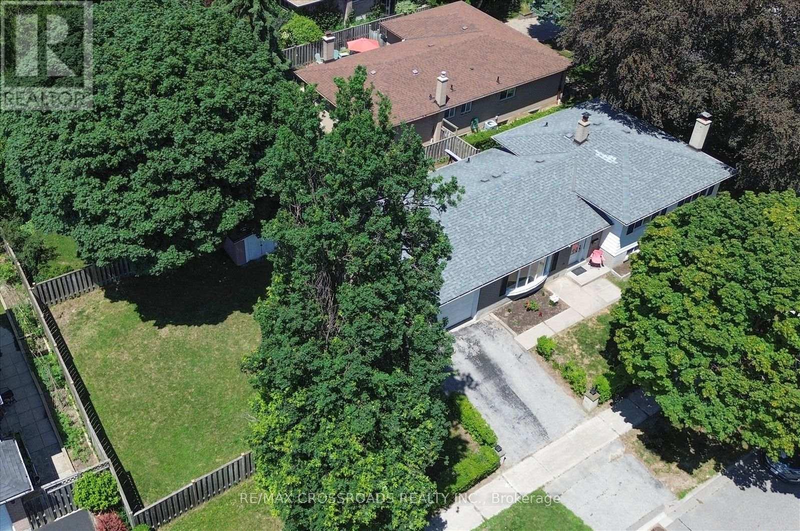 10 GILLBANK CRESCENT S - 8