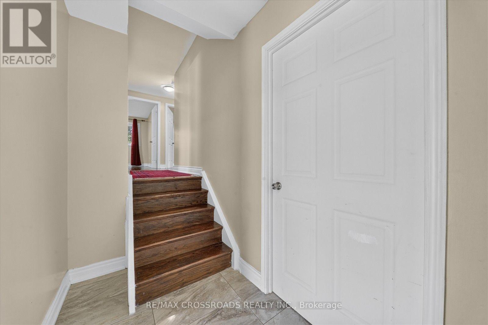 10 GILLBANK CRESCENT S - 22