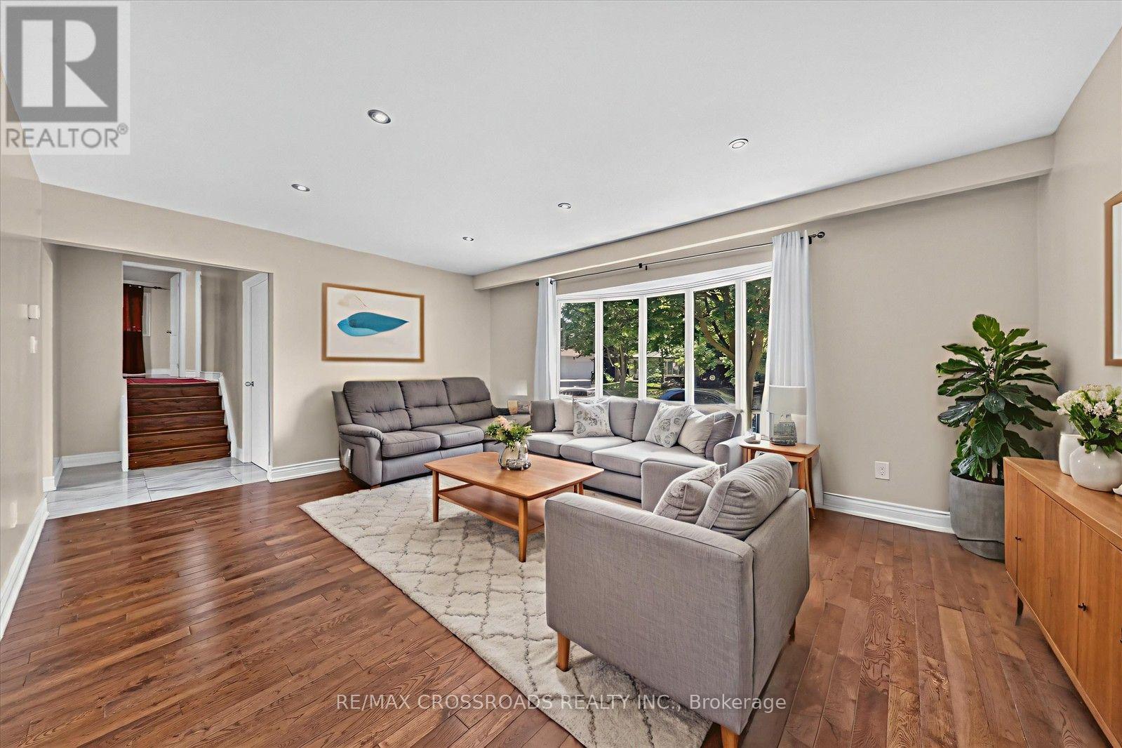 10 GILLBANK CRESCENT S - Image 14