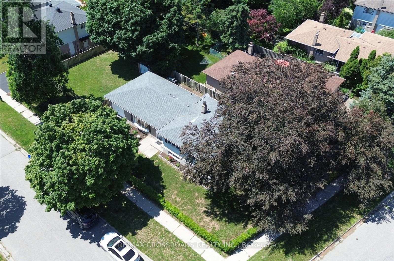 10 GILLBANK CRESCENT S - 6