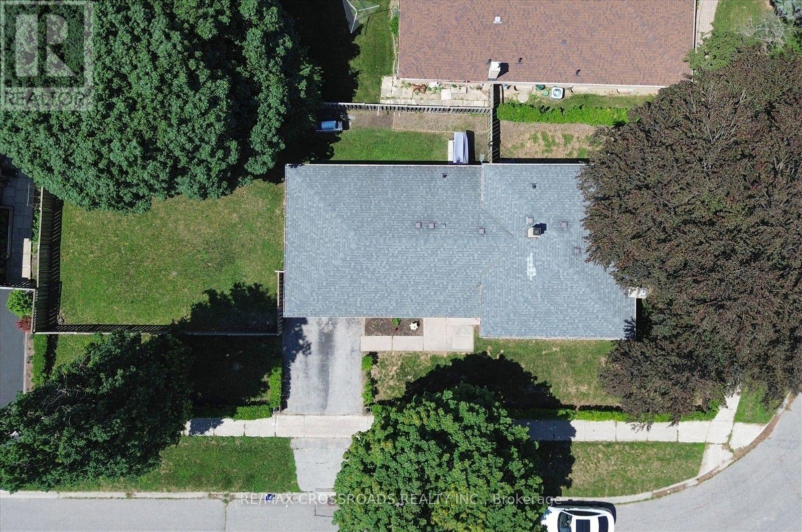 10 GILLBANK CRESCENT S - 9