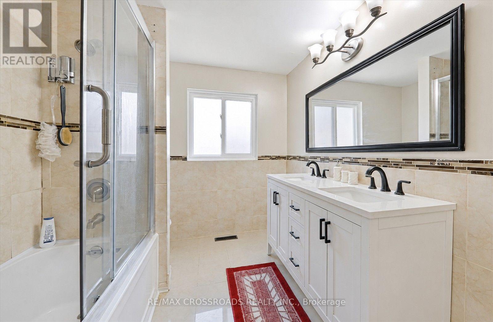 10 GILLBANK CRESCENT S - 23
