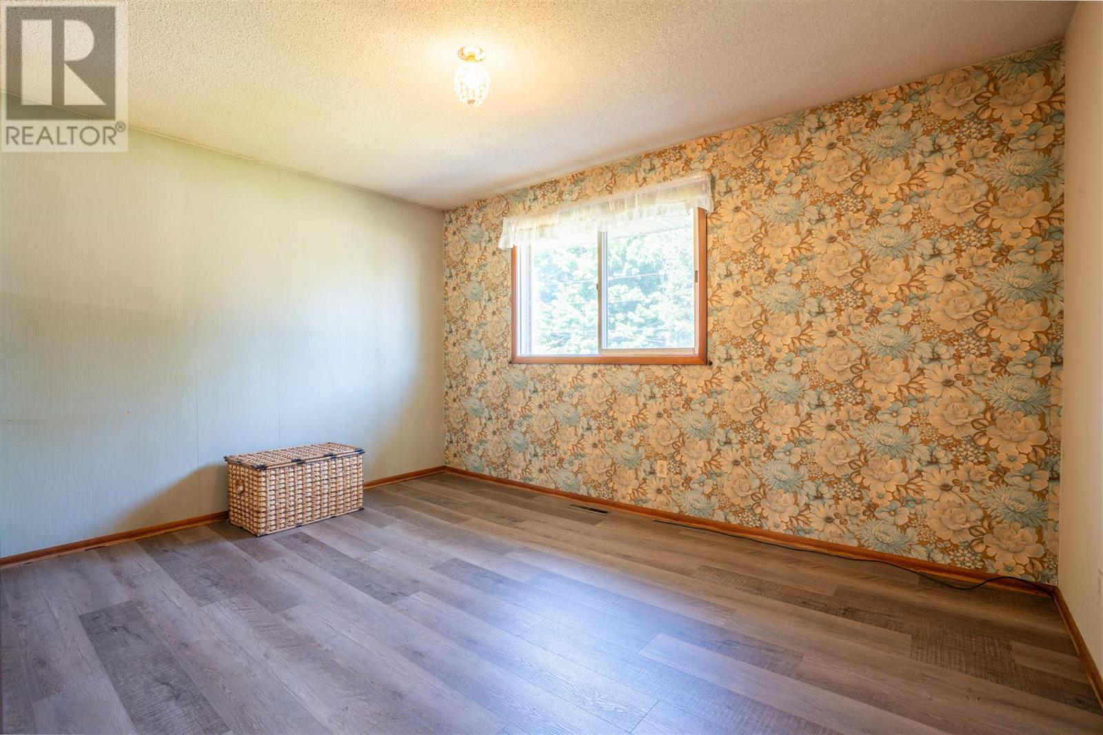 154 Chambers AVE - 16