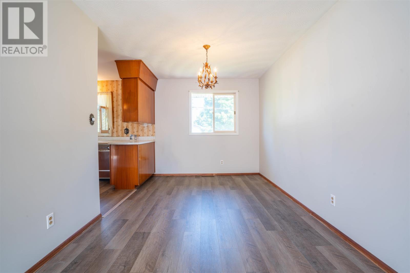 154 Chambers AVE - 12