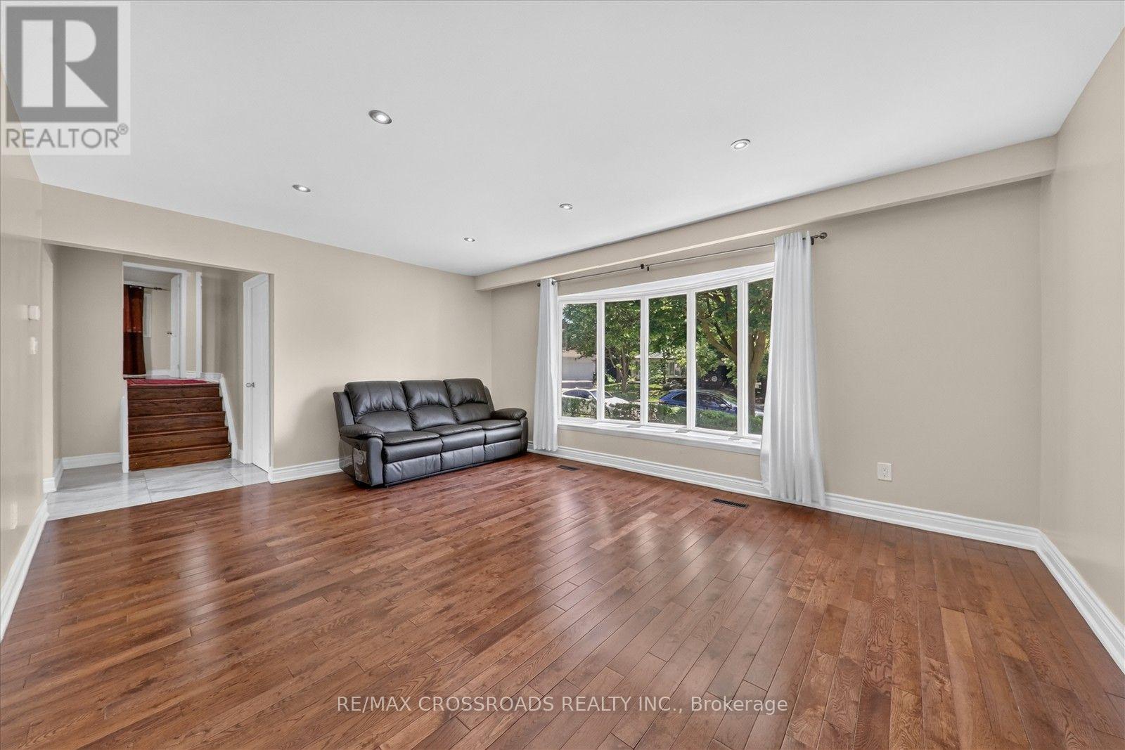 10 GILLBANK CRESCENT S - Image 15