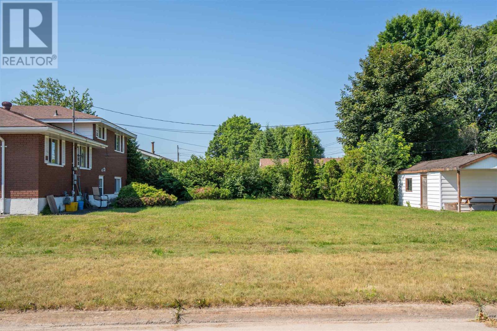 154 Chambers AVE - 27