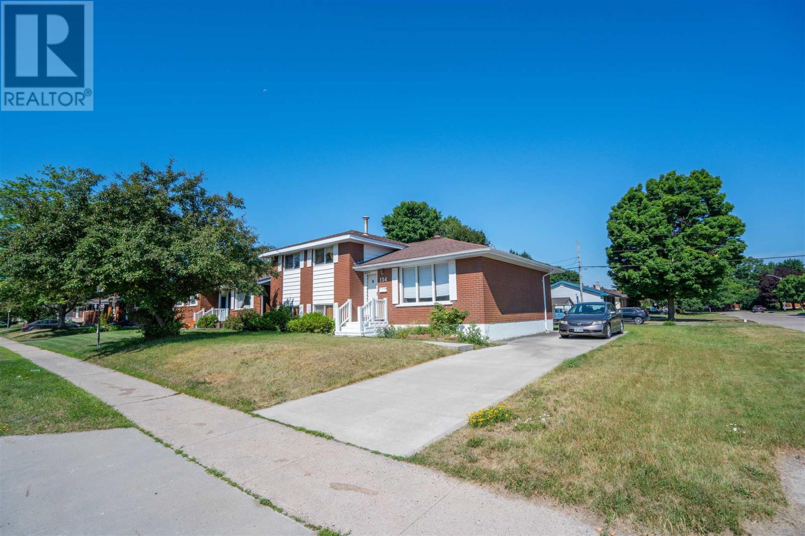 154 Chambers AVE - 32