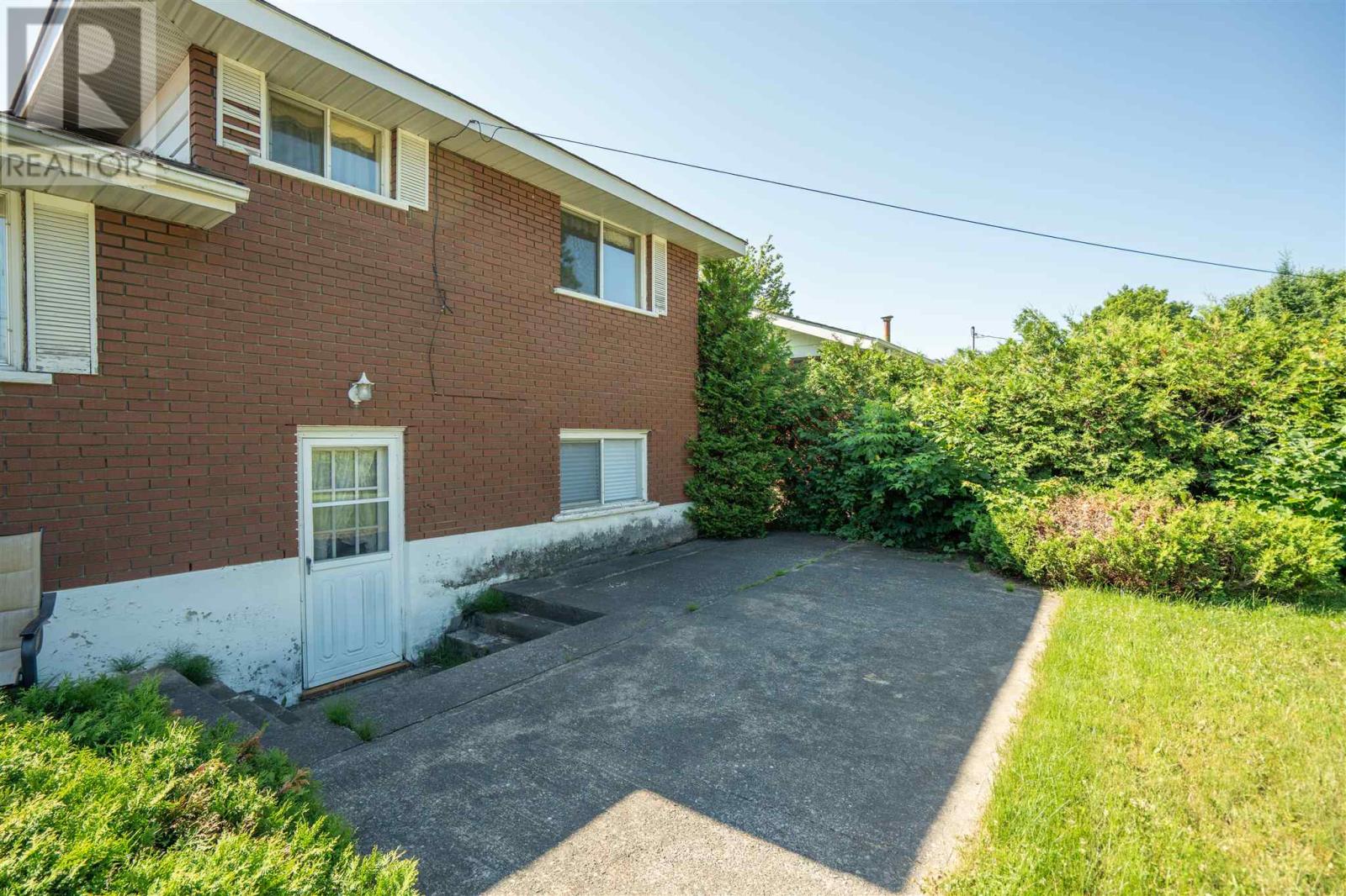 154 Chambers AVE - 26