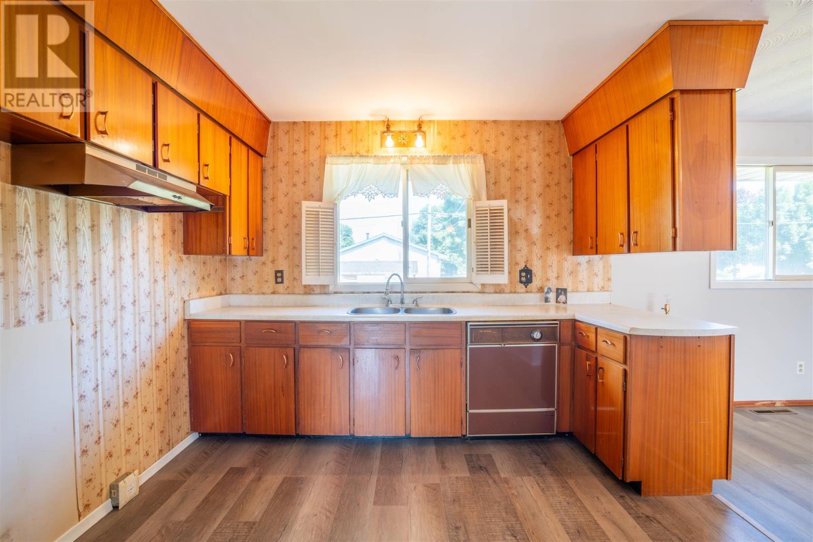 154 Chambers AVE - 9