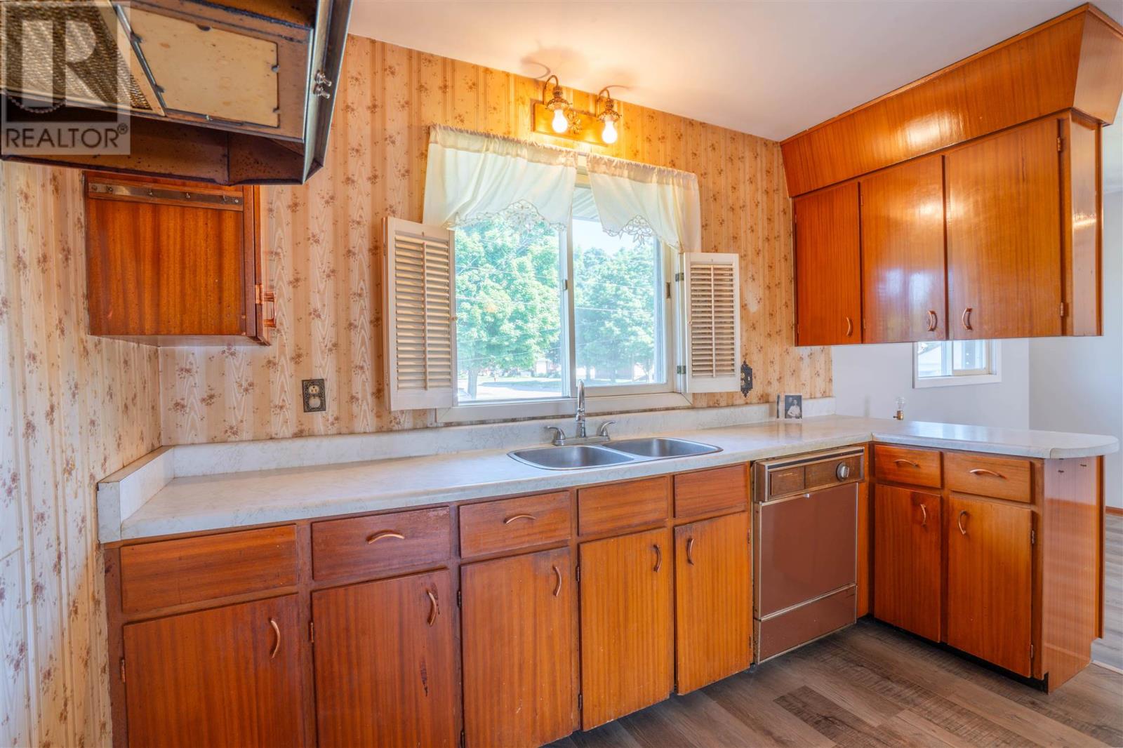 154 Chambers AVE - 8