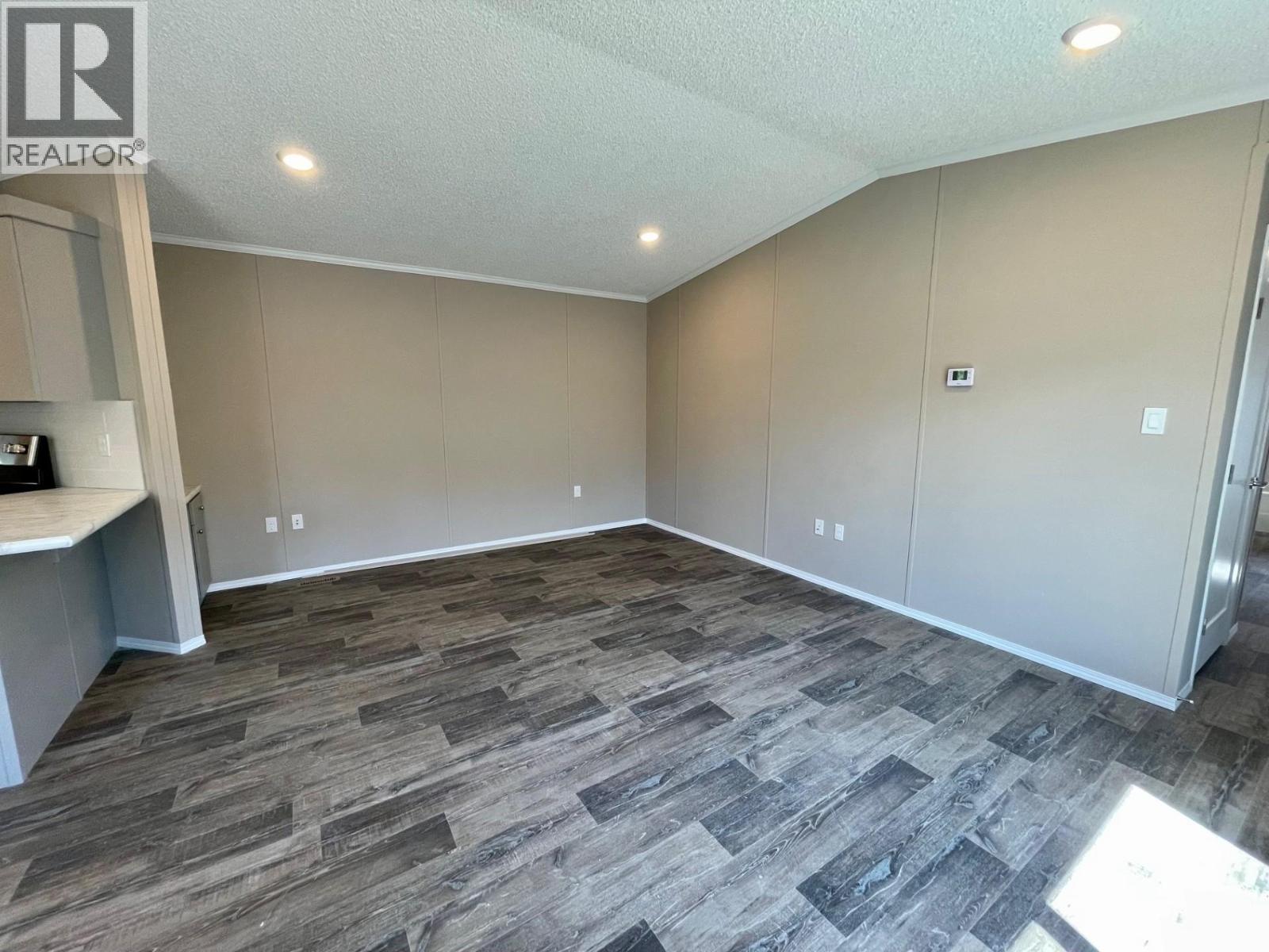 #47 100 Aspen Drive - 10