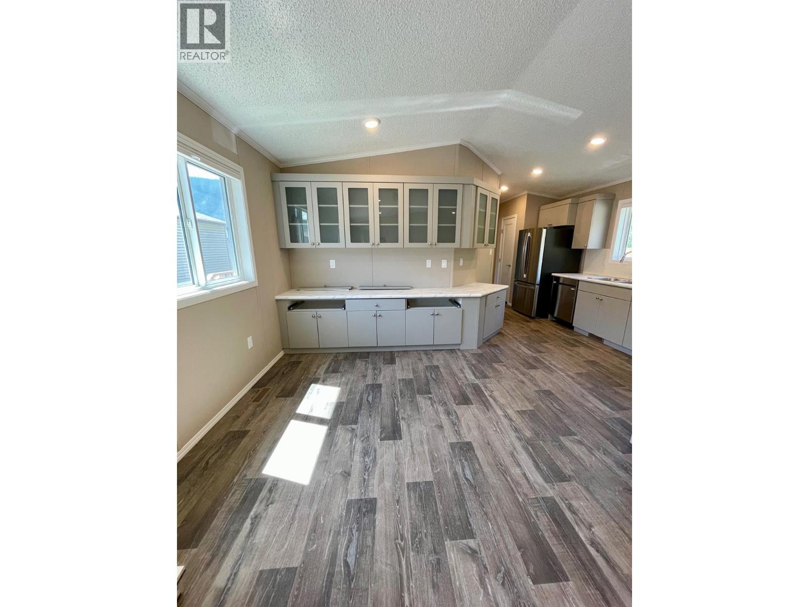 #47 100 Aspen Drive - 6