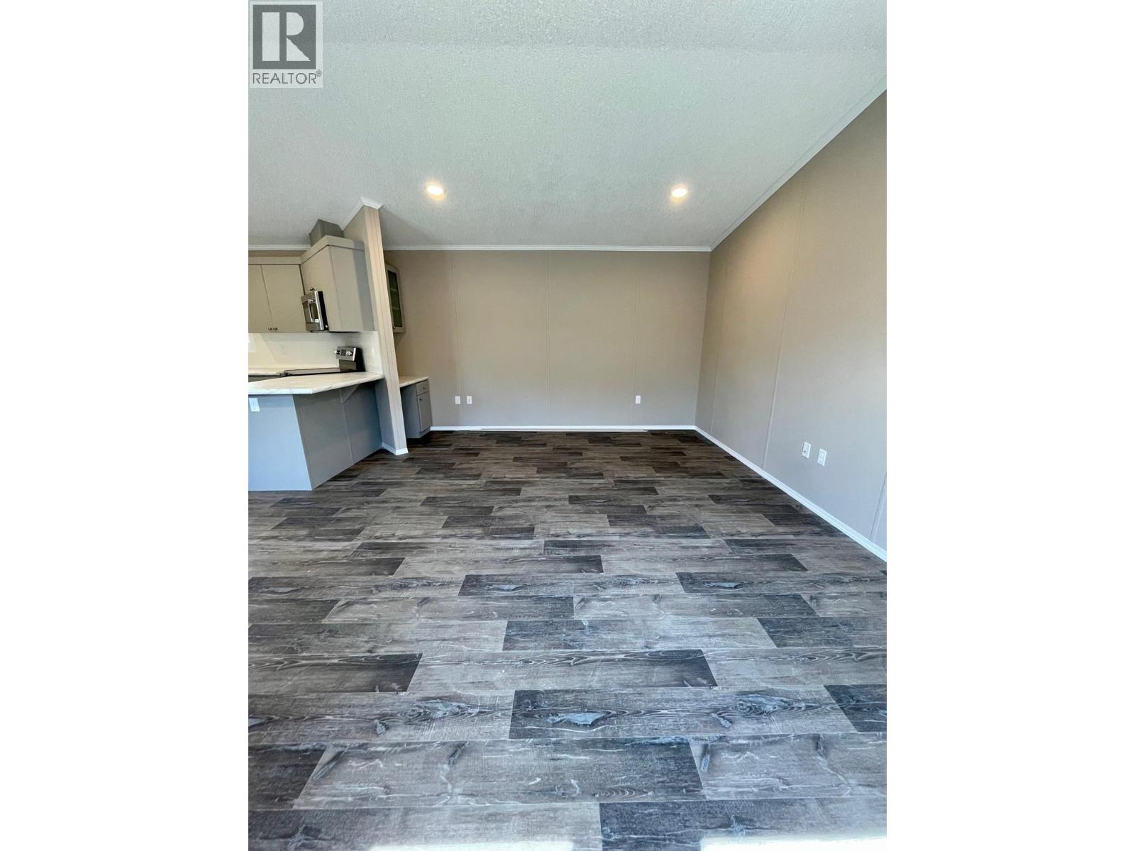 #47 100 Aspen Drive - 9