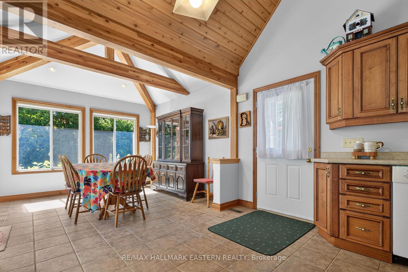 734 DUFFUS DRIVE - 18