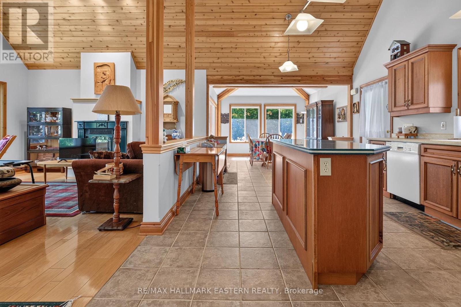 734 DUFFUS DRIVE - 22