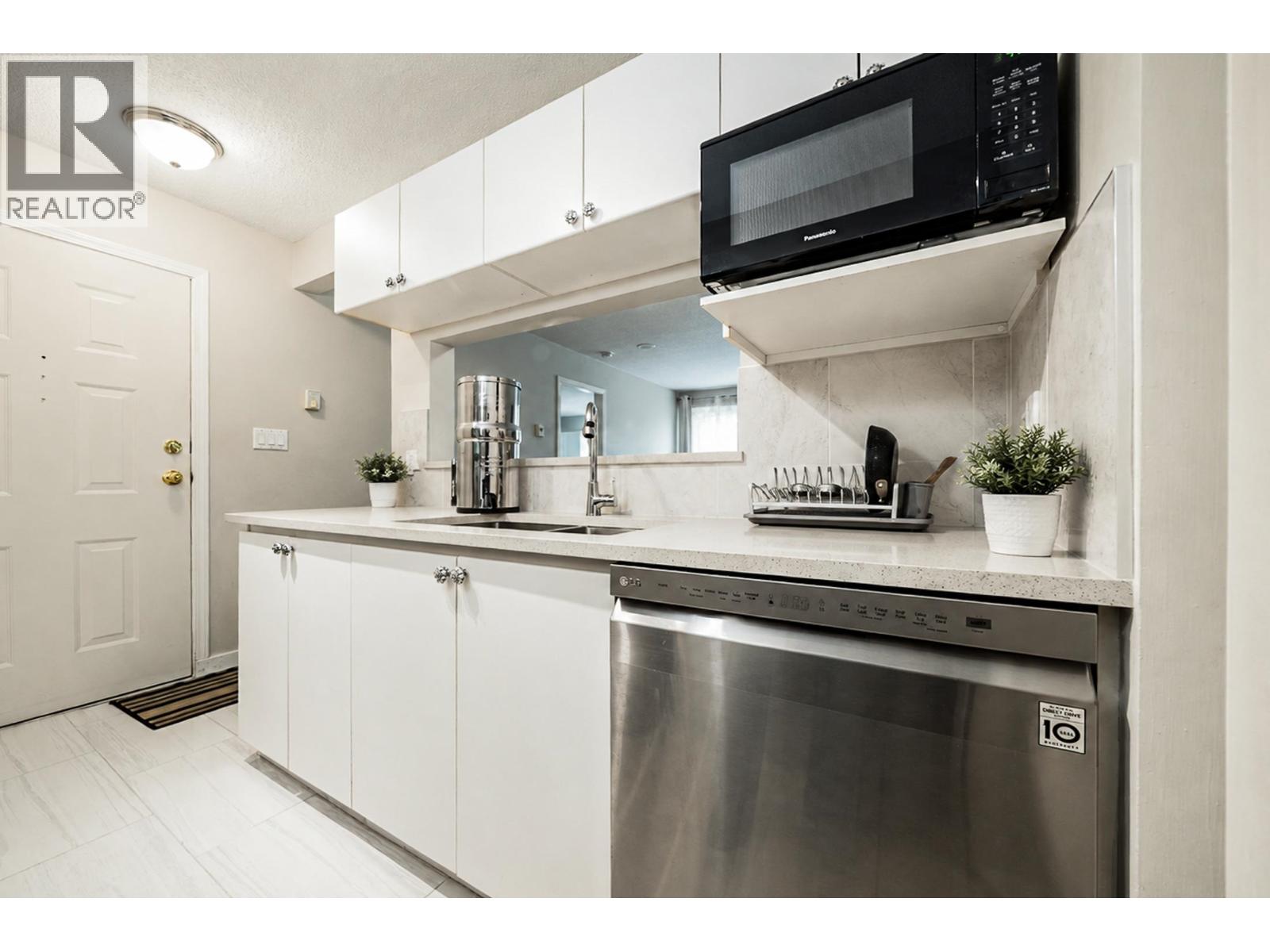1 Bed, 1 Bath Apartment for Sale in Vancouver – 305 3489 ASCOT PLACE, Vancouver – MLS# R3146808 - Image 8