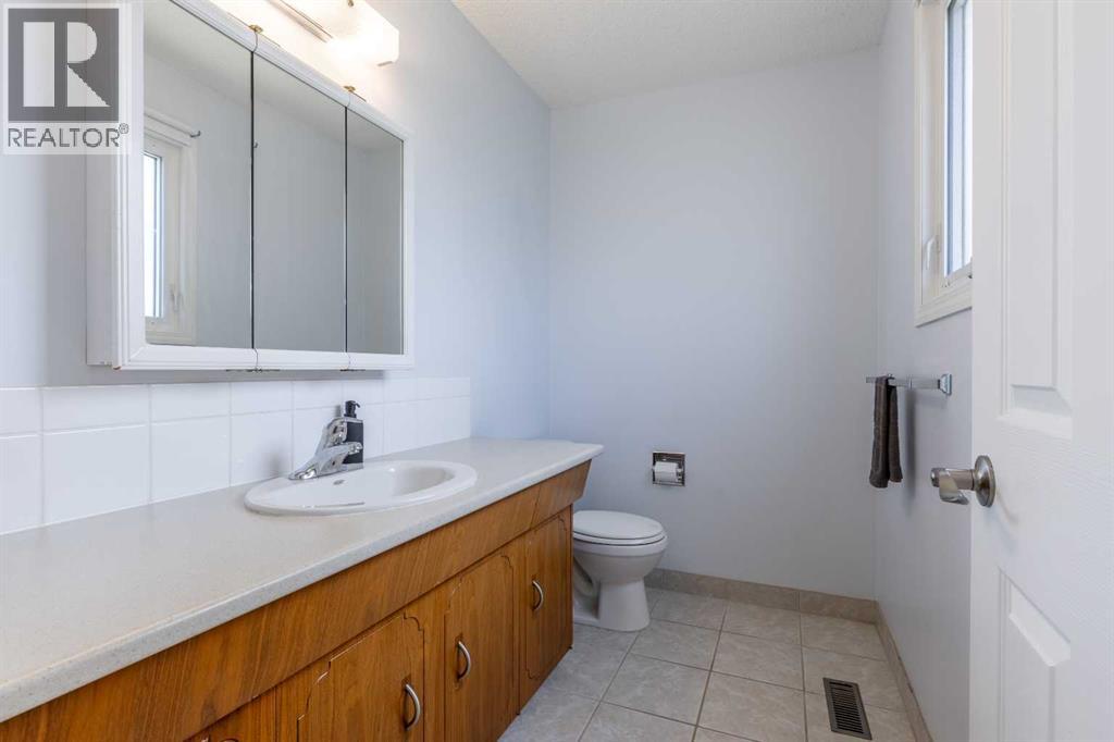 3806 20 Avenue S - 16