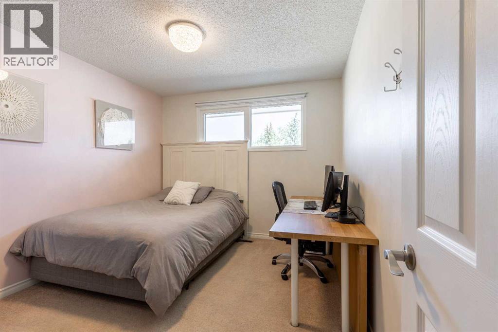 3806 20 Avenue S - 19