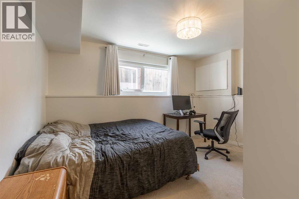 3806 20 Avenue S - 30