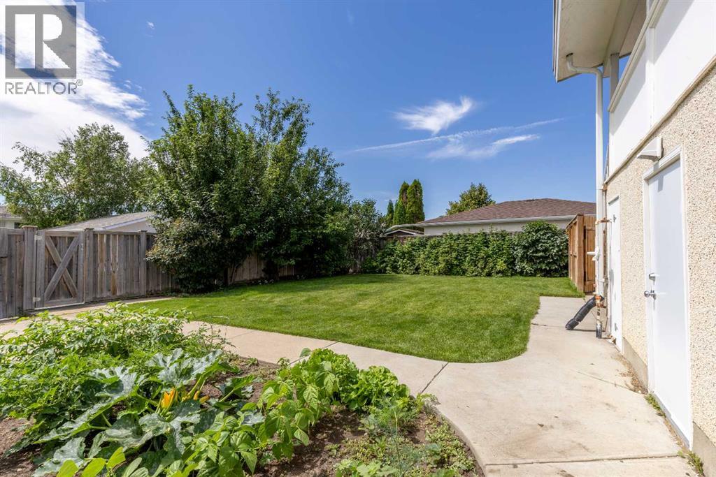 3806 20 Avenue S - 39