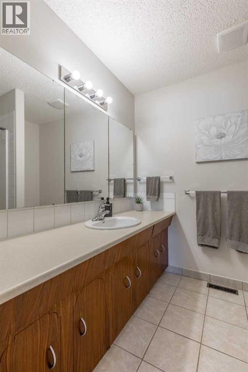 3806 20 Avenue S - 22