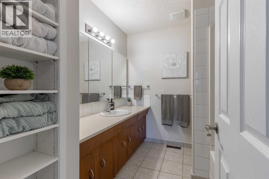 3806 20 Avenue S - 21