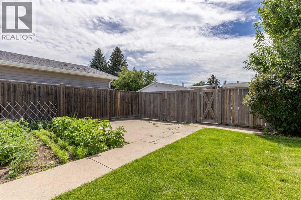 3806 20 Avenue S - 38