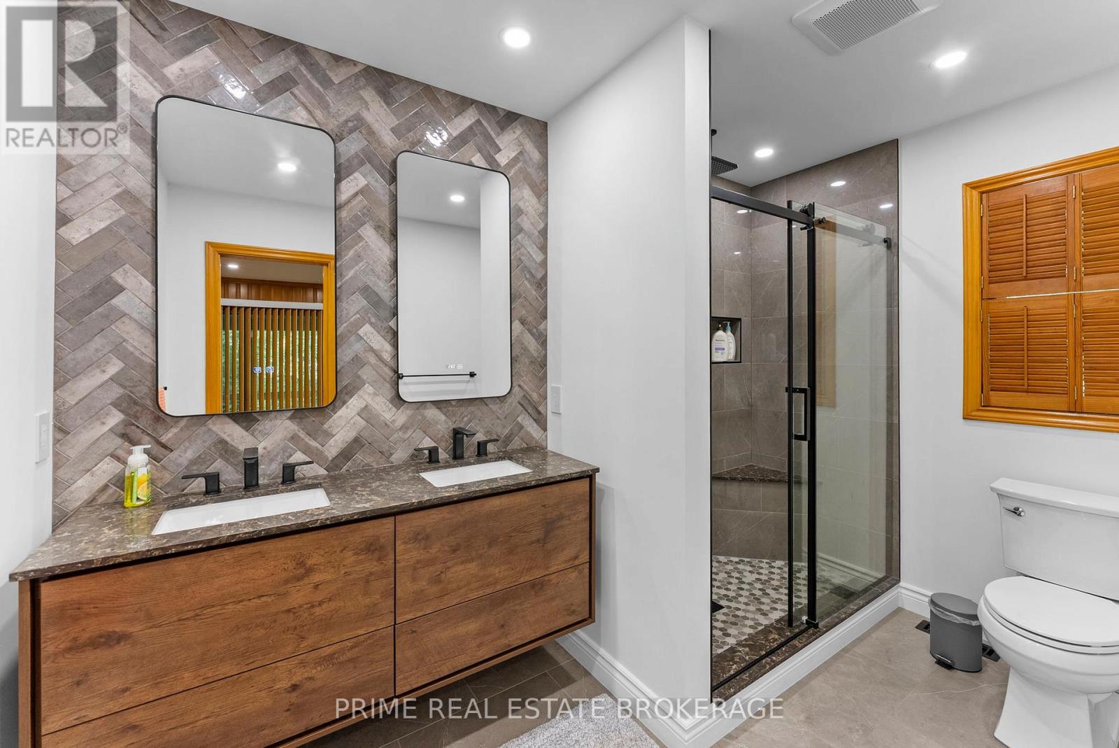 10392 GRAND OAKS DRIVE - 24