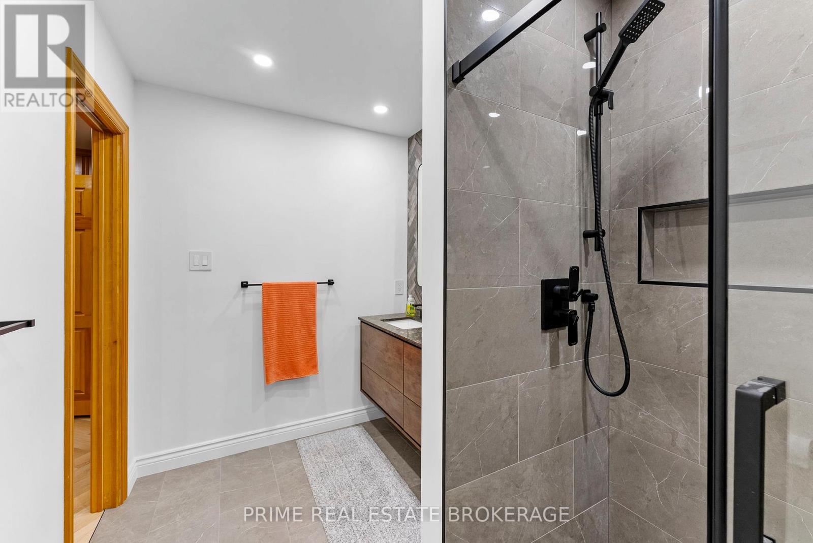 10392 GRAND OAKS DRIVE - Image 25