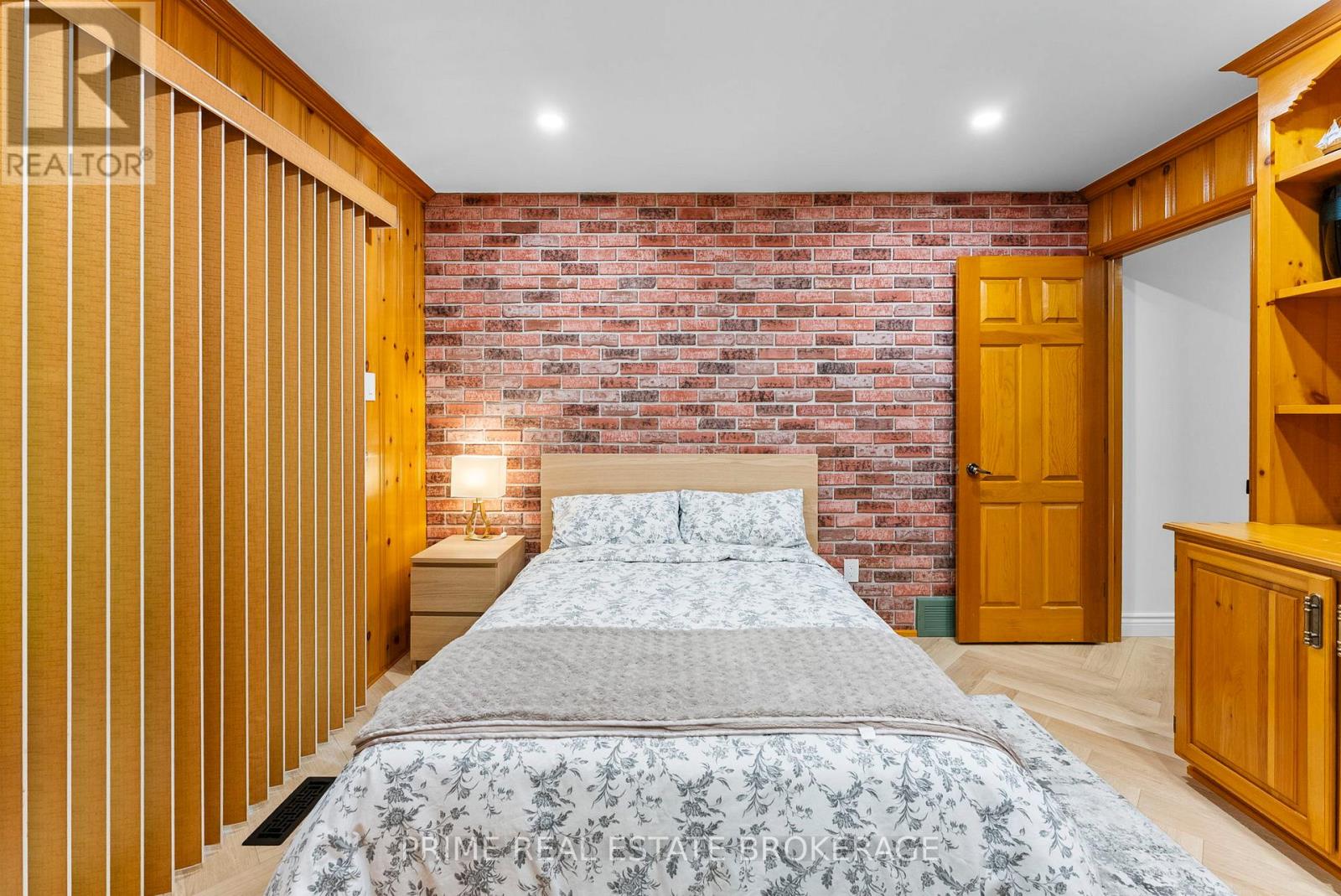 10392 GRAND OAKS DRIVE - 27