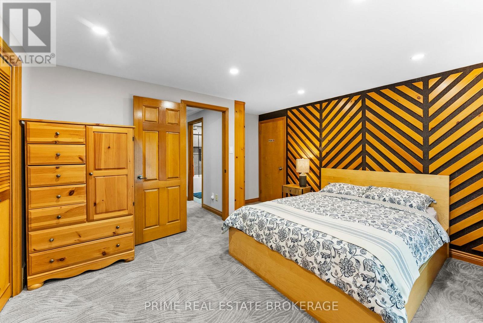 10392 GRAND OAKS DRIVE - 31