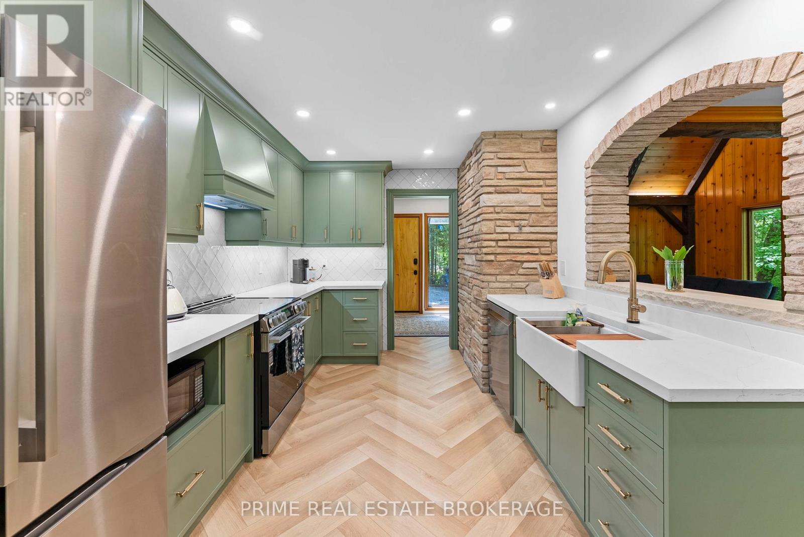 10392 GRAND OAKS DRIVE - 9