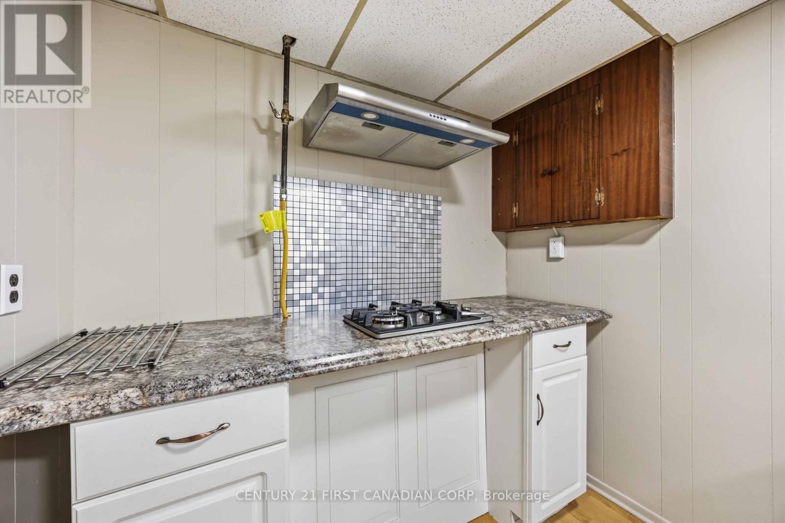 184 DURAND STREET - Image 24