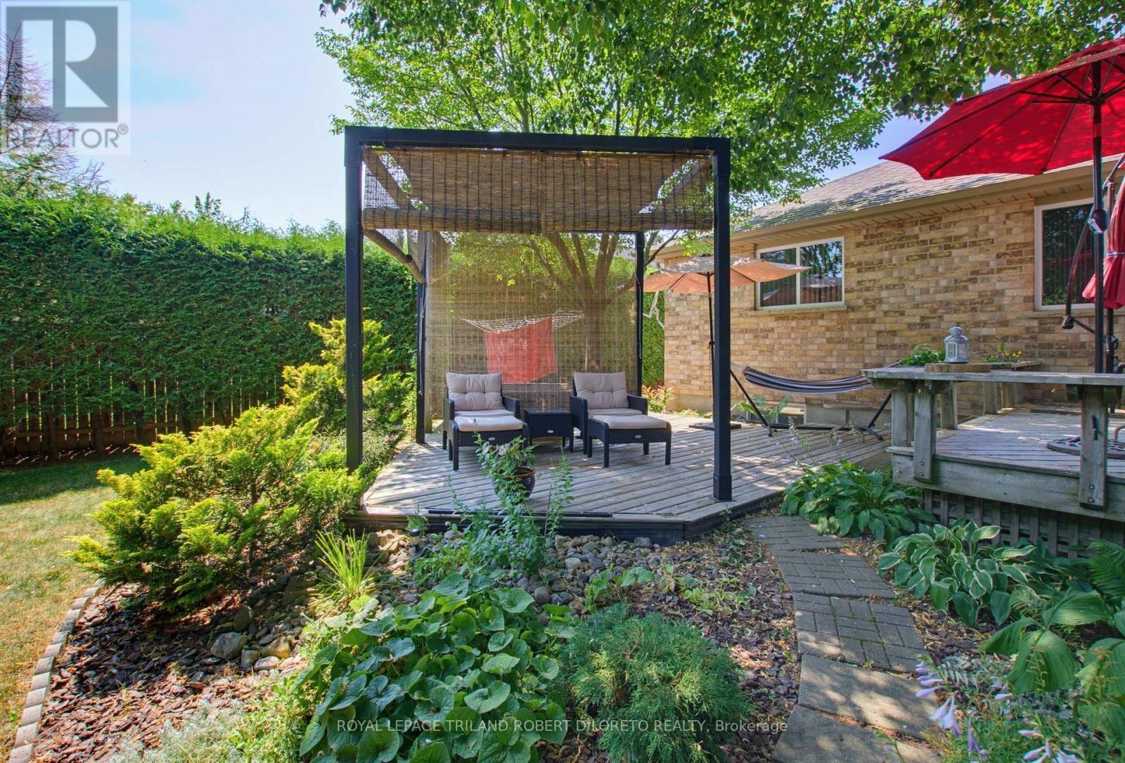 9989 OXBOW DRIVE - 37
