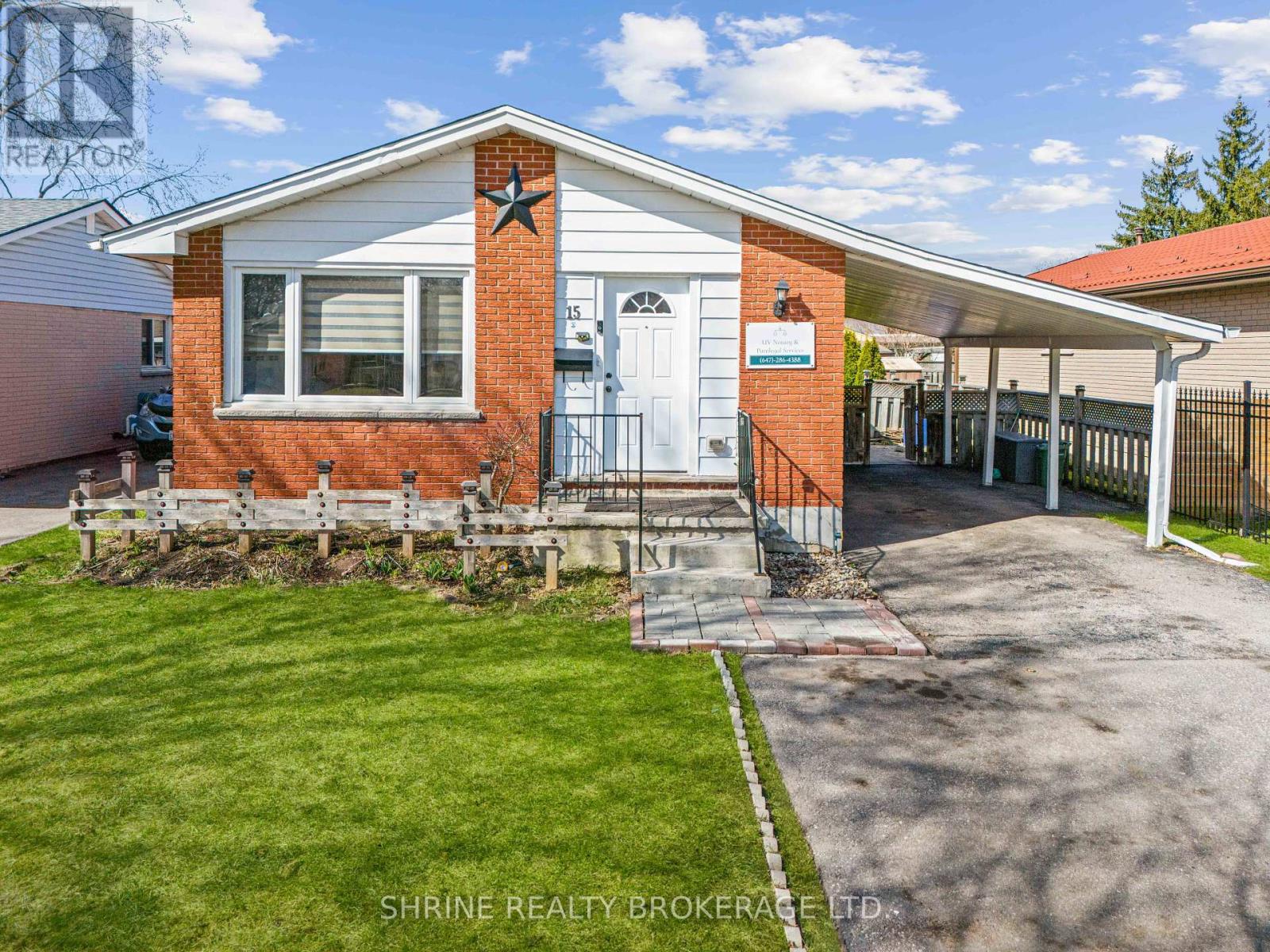 15 GARLAND CRESCENT - 1