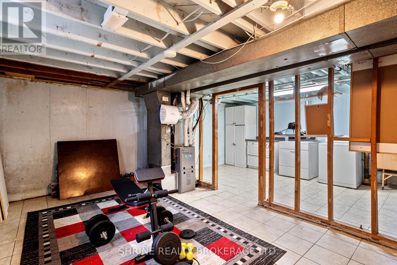 15 GARLAND CRESCENT - 38