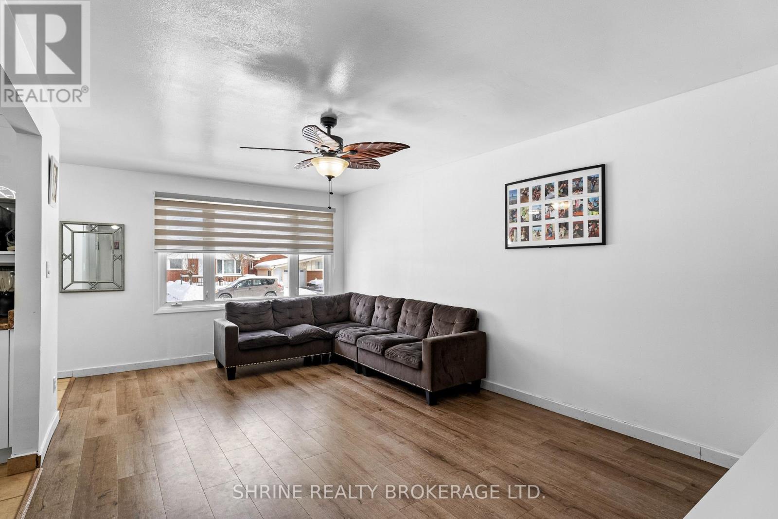 15 GARLAND CRESCENT - 8