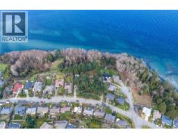 6210 Icarus Dr, Nanaimo, BC V9V1B8 Photo 8