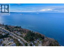 6208 Icarus Dr, Nanaimo, BC V9V1B8 Photo 10